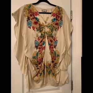 Boutique top with floral print on front and back- size L